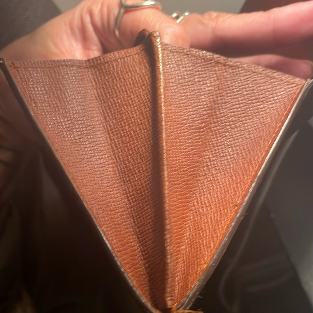 💯 Louis Vuitton VINTAGE monogram Sarah Portfolio bifold wallet! - Picture 10 of 15